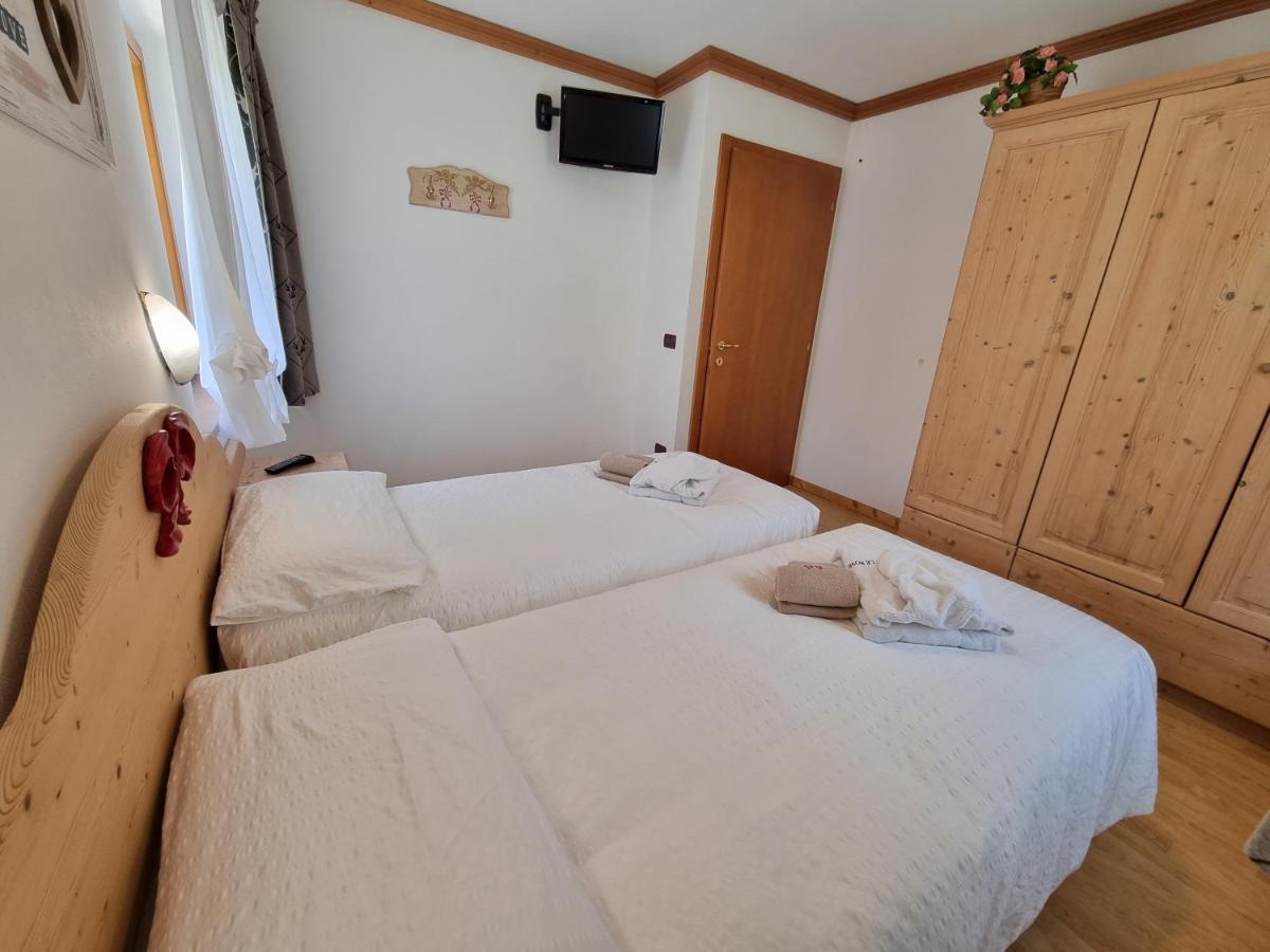 Residence Le Rose Pozza di Fassa Exterior foto